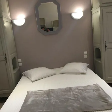 Maxime 2 Apartment *